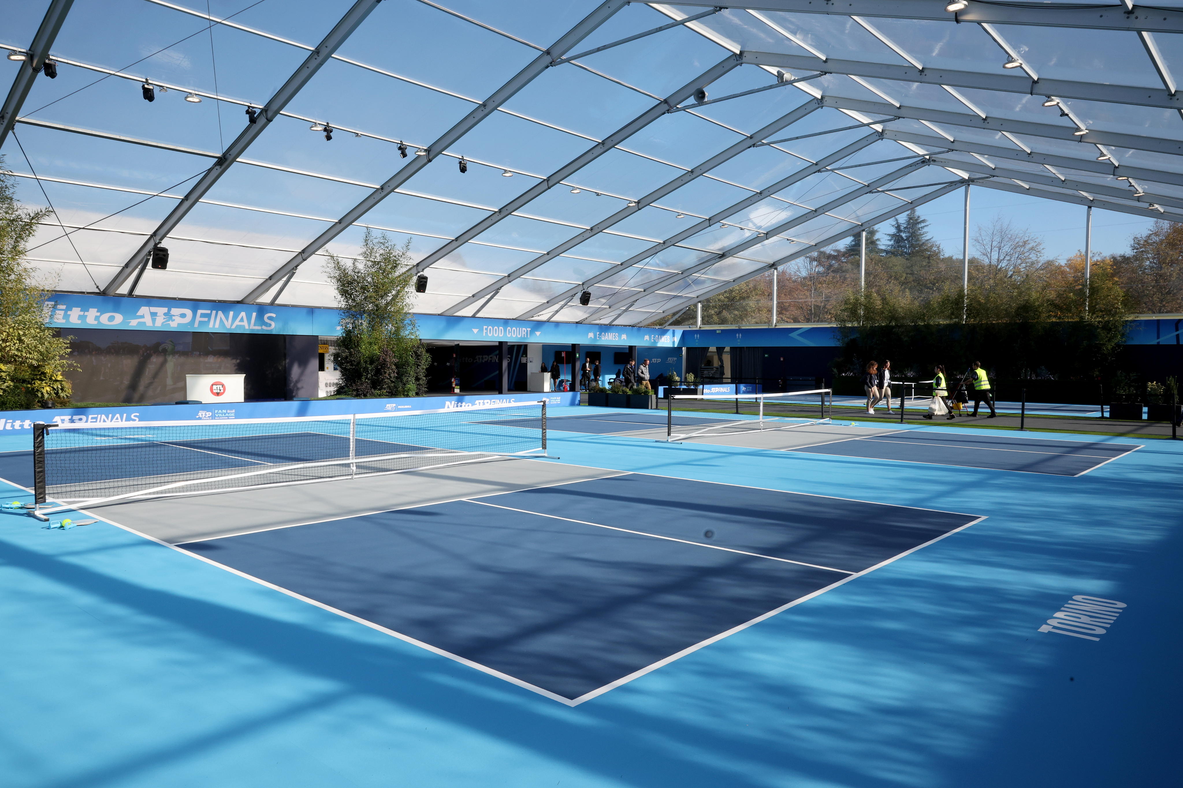 Elite pickleball court